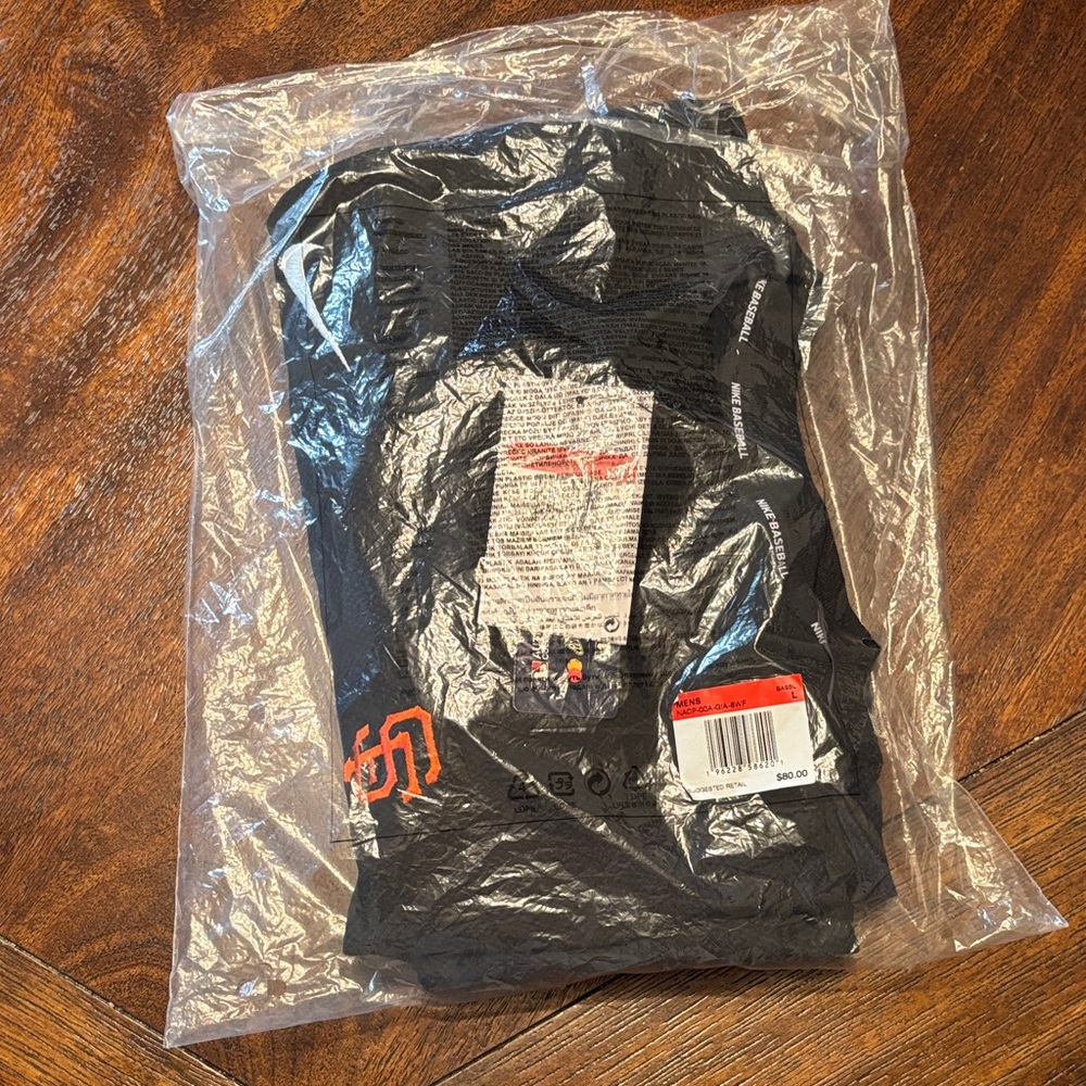 Nike Men’s Long-Sleeve SF Giants Performance Shirt - Black with Orange Accent - Picture 4 of 4